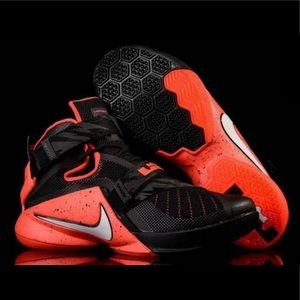 Lebron soldier 9’s red and black